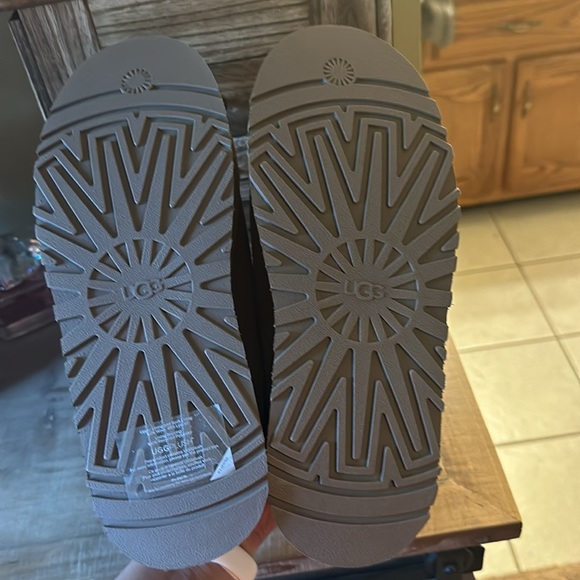 Ugg Tazz Platform - Picture 3 of 3